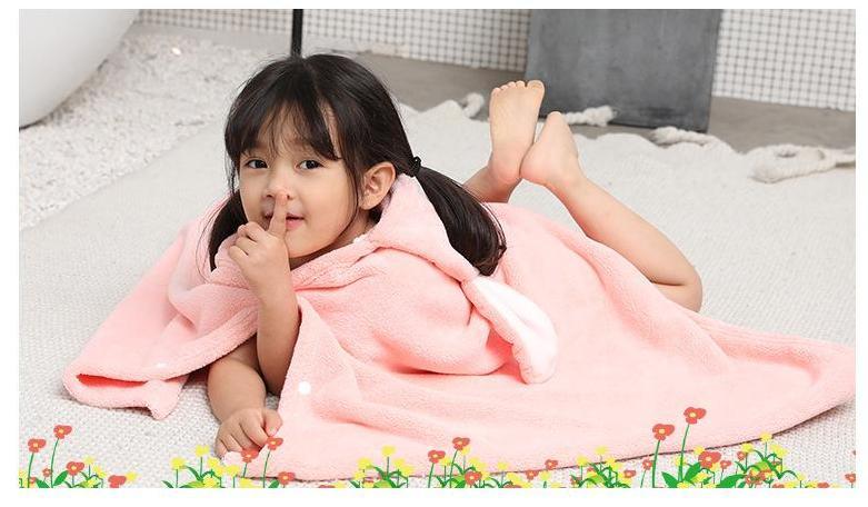 Super absorbent children's cartoon bathrobe