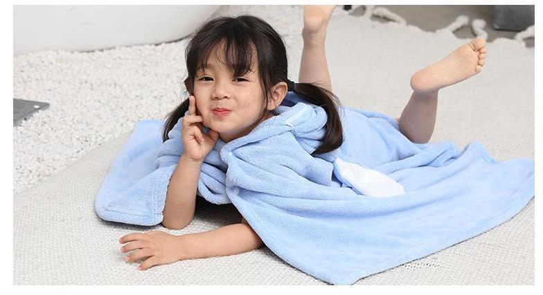 Super absorbent children's cartoon bathrobe