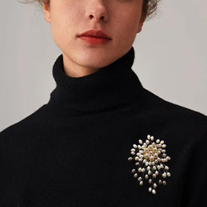 Elegance Redefined: The Pearl Brooch Every Classy Woman Needs! ✨