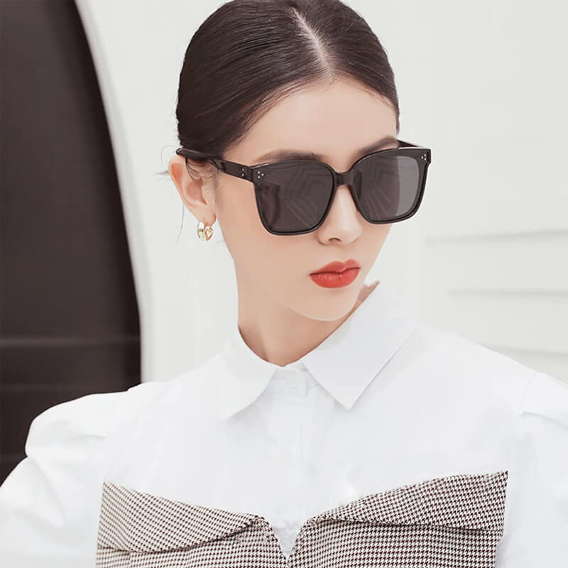 Polarized sunglasses for sun protection and myopia