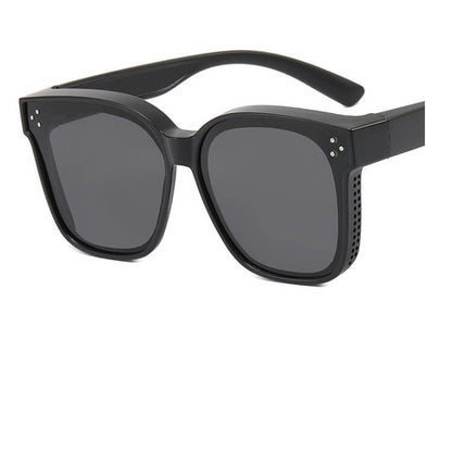 Polarized sunglasses for sun protection and myopia